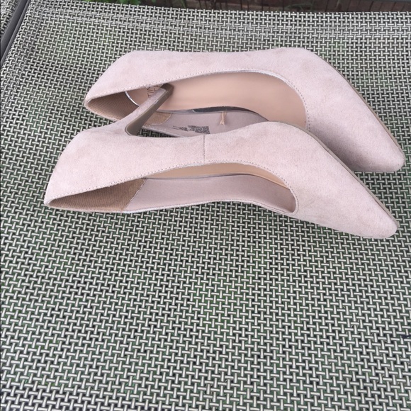 Time and Tru Women's Point Toe Heel - Picture 5 of 9